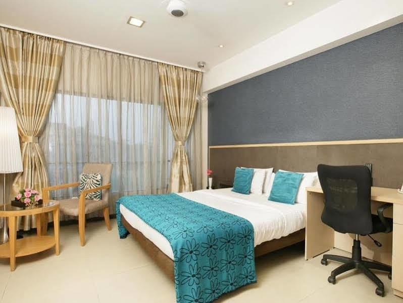 The Sirona Hotel Pune Ngoại thất bức ảnh