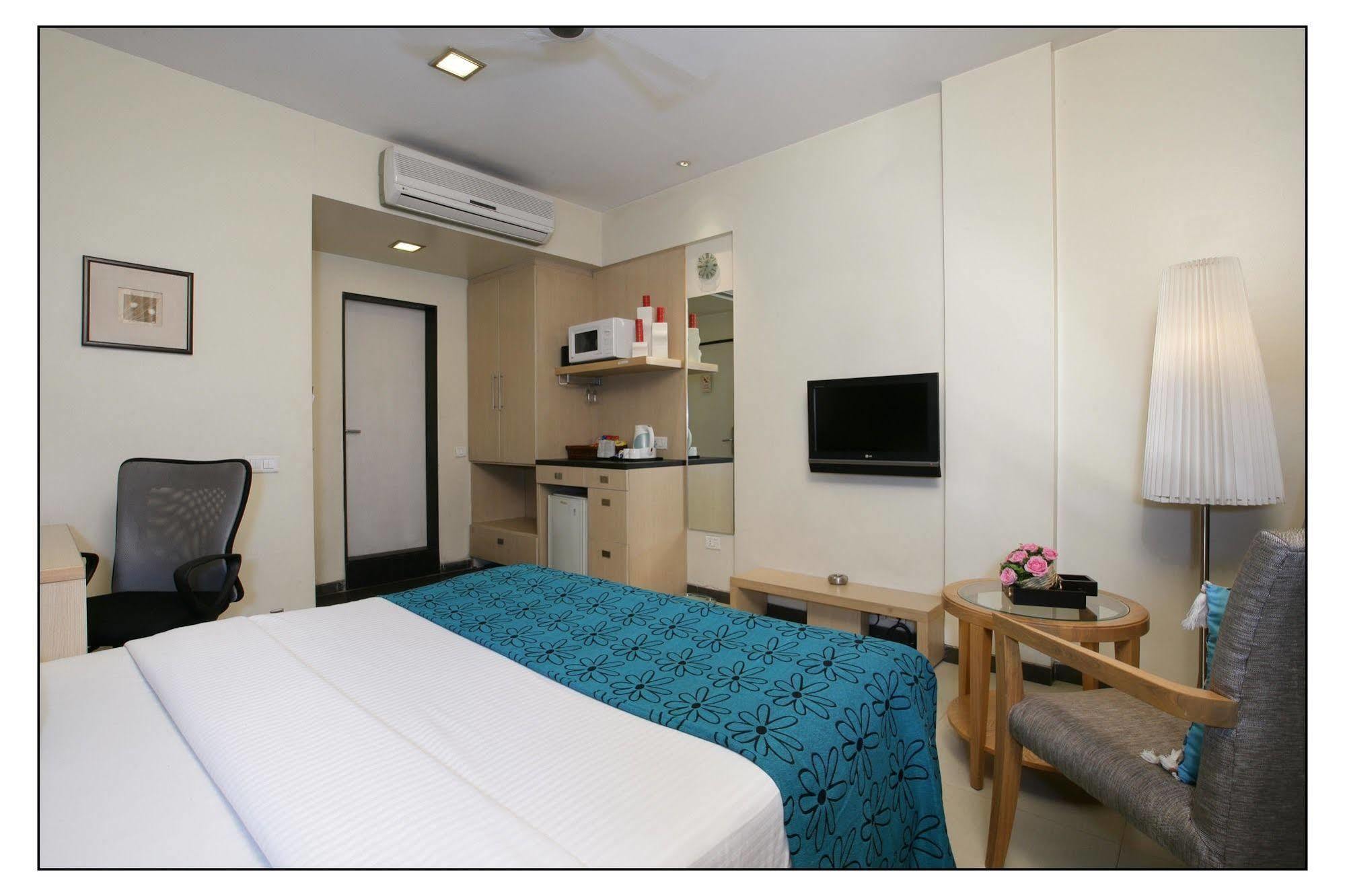 The Sirona Hotel Pune Ngoại thất bức ảnh