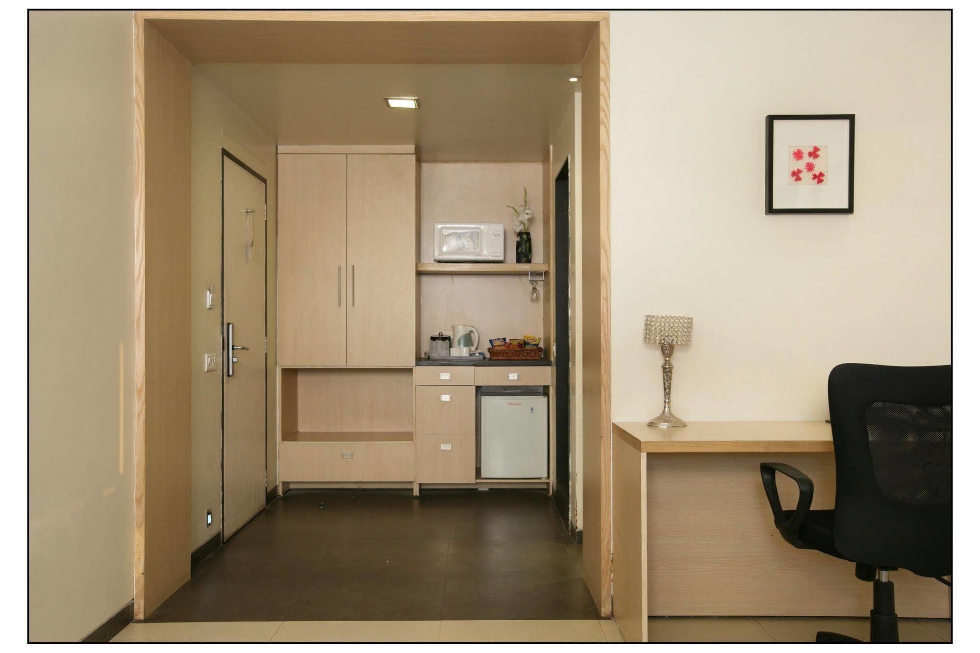 The Sirona Hotel Pune Ngoại thất bức ảnh