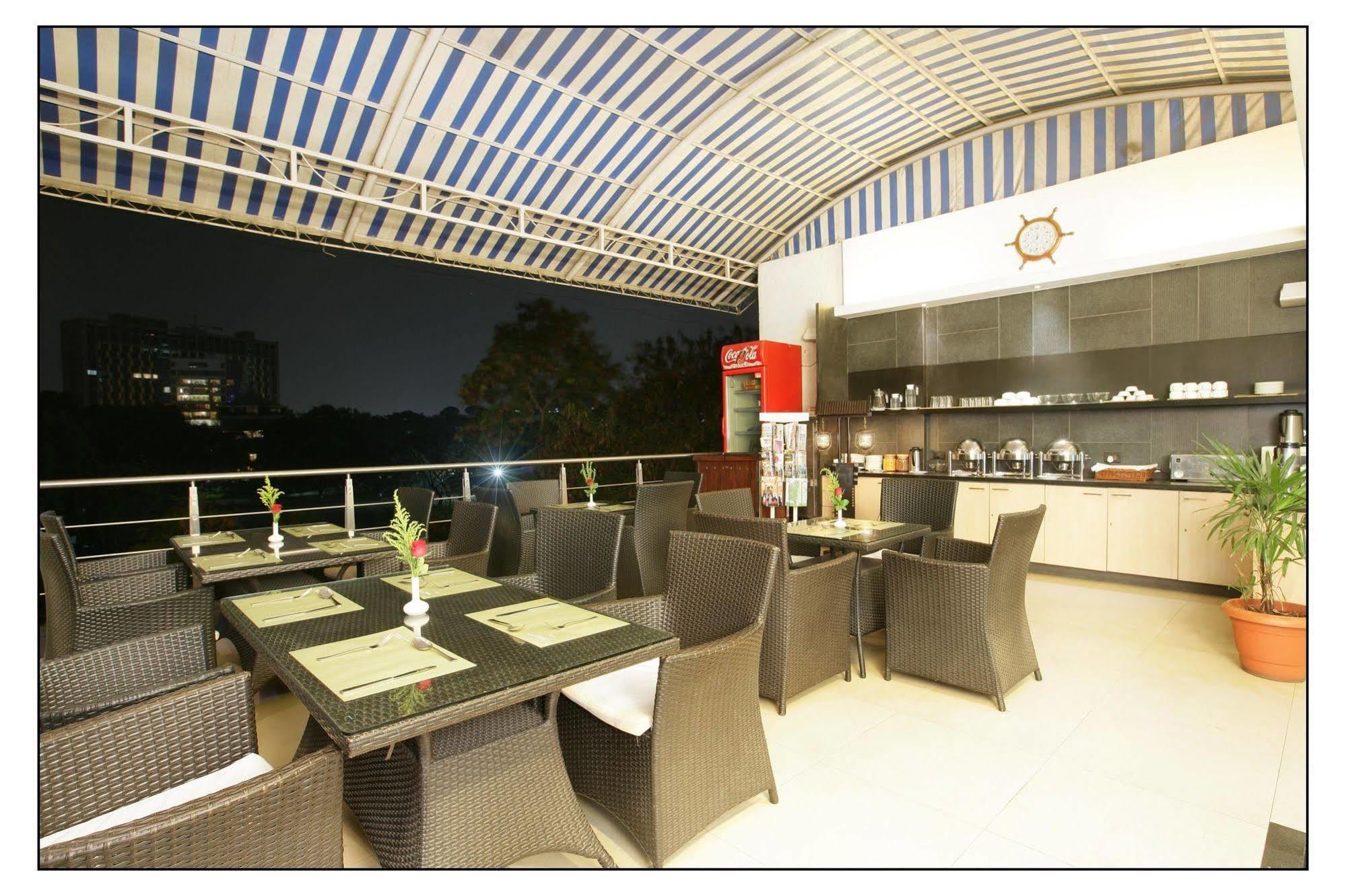 The Sirona Hotel Pune Ngoại thất bức ảnh